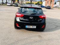 Usado Hyundai i30 136 CV (100 kW) 2015 Negro Coupe