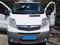 Second-hand Opel Vivaro 114 CP (83 kW) 2012 Alb Monovolum