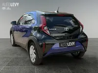Gebraucht Toyota Aygo X Comfort 72 PS (52 kW) 2022 Juniper blue metallic/ night sky black SUV