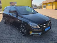 Gebraucht Mercedes B180 122 PS (89 kW) 2012 Schwarz Van / Kleinbus