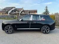 Neu Rolls Royce Cullinan 571 PS (419 kW) 2026 Black diamond SUV