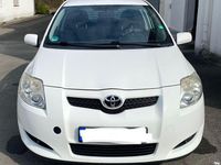 Gebraucht Toyota Auris 99 PS (72 kW) 2009 Weiß Kleinwagen