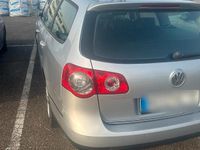 Second-hand VW Passat 140 CP (102 kW) 2011 Argintiu Hatchback