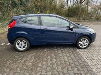 Gebraucht Ford Fiesta Celebration 101 PS (74 kW) 2016 Blau Kleinwagen
