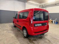 Gebraucht Fiat Doblò 95 PS (69 kW) 2018 Rot Van / Kleinbus