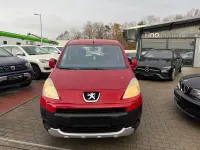 Gebraucht Peugeot Partner Tepee Tendance 90 PS (66 kW) 2009 Rot Van / Kleinbus