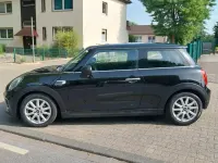 Gebraucht Mini ONE 102 PS (75 kW) 2015 Midnight black metallic Kleinwagen
