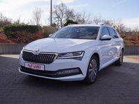Gebraucht Skoda Superb Style 190 PS (139 kW) 2022 Moonweiß Kombi