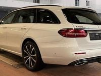 Gebraucht Mercedes E300 Night 194 PS (142 kW) 2022 Weiß Kombi