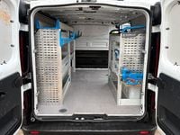 Gebraucht Opel Vivaro 120 PS (88 kW) 2018 Weiß Van / Kleinbus