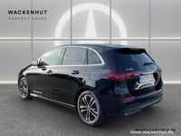 Gebraucht Mercedes B200 Progressive 163 PS (119 kW) 2025 Schwarz Van / Kleinbus