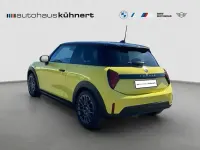 Używany Mini Cooper Classic 156 KM (114 kW) 2024 Żółty Hatchback