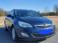 Gebraucht Opel Astra Design Edition 140 PS (102 kW) 2012 Blau Kombi