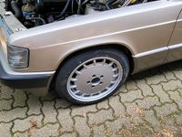 Gebraucht Mercedes 190 204 PS (150 kW) 1991 Silber Limousine