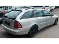 Gebraucht Mercedes C220 Avantgarde 143 PS (105 kW) 2001 Brilliantsilber (metallic) Kombi
