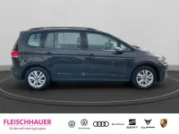 Gebraucht VW Touran Comfortline 150 PS (110 kW) 2023 Grau Van / Kleinbus