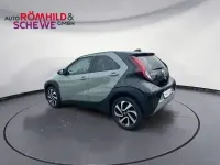Gebraucht Toyota Aygo X Basis 72 PS (52 kW) 2025 Grün SUV