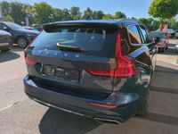 Gebraucht Volvo V60 Core 398 PS (292 kW) 2022 Blau Kombi