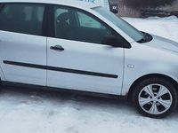 Gebraucht VW Polo Basis 64 PS (47 kW) 2004 Silber Kleinwagen
