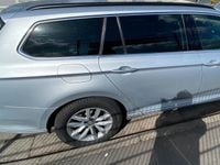 Gebraucht VW Passat 150 PS (110 kW) 2015 Grau Kombi