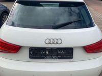 Gebraucht Audi A1 Attraction 86 PS (63 kW) 2012 Amalfiweiss Kleinwagen