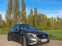 Gebraucht Mercedes A180 109 PS (80 kW) 2012 Grau Kleinwagen