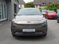 Gebraucht Hyundai Kona 100 kW (136 PS) 2022 Braun SUV