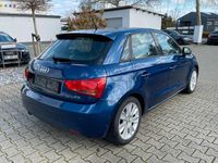 Gebraucht Audi A1 Sportback Ambiente 105 PS (77 kW) 2012 Blau Kleinwagen