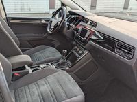 Gebraucht VW Touran Highline 150 PS (110 kW) 2015 Schwarz Van / Kleinbus