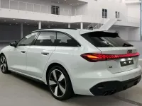 Second-hand Audi A5 S-line plus 204 CP (150 kW) 2025 Alb Break