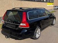 Gebraucht Volvo V70 Momentum 181 PS (133 kW) 2015 Schwarz Kombi