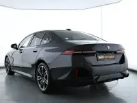 Gebraucht BMW 520 M Sport 208 PS (152 kW) 2025 Grau Limousine