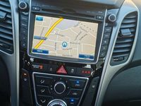 Gebraucht Hyundai i30 Style 99 PS (72 kW) 2013 Rot Limousine