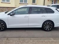 Gebraucht VW Golf VIII Move 150 PS (110 kW) 2024 Weiß Kombi