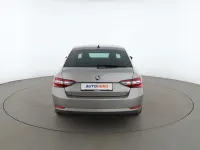 Gebraucht Skoda Superb LAURIN & KLEMENT 180 PS (132 kW) 2018 Grau Limousine
