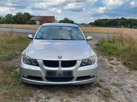 Gebraucht BMW 318 122 PS (89 kW) 2007 Silber Limousine