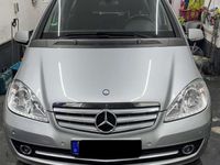 Gebraucht Mercedes A180 109 PS (80 kW) 2012 Grau Kleinwagen