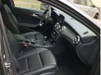 Gebraucht Mercedes GLA200 Urban 156 PS (114 kW) 2018 Grau SUV