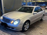 Gebraucht Mercedes E240 Elegance 177 PS (130 kW) 2005 Silber Limousine