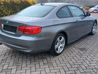 Gebraucht BMW 320 Comfort Edition 170 PS (125 kW) 2011 Grau Coupé