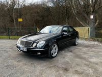 Gebraucht Mercedes E240 Avantgarde 177 PS (130 kW) 2002 Schwarz Limousine