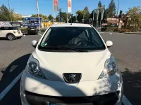 Gebraucht Peugeot 107 68 PS (50 kW) 2008 Weiß Kleinwagen