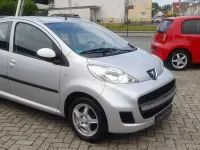 Gebraucht Peugeot 107 68 PS (50 kW) 2012 Silber Kleinwagen