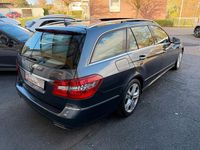 Usata Mercedes E200 184 CV (135 kW) 2011 Grigio Station wagon