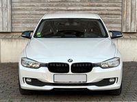 Gebraucht BMW 320 Advantage 163 PS (119 kW) 2015 Weiß Limousine