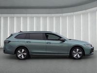 Gebraucht VW Passat R-line 272 PS (200 kW) 2025 Gruen Kombi