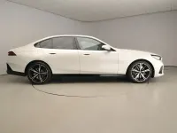 Gebraucht BMW 520 M Sport 208 PS (152 kW) 2025 Weiß Limousine