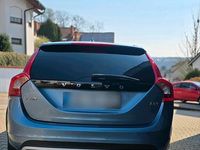 Gebraucht Volvo V60 CC 190 PS (139 kW) 2016 Blau Kombi