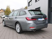 Gebraucht BMW 320 Sport Line 190 PS (139 kW) 2023 Grau Kombi