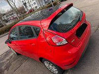 Gebraucht Ford Fiesta 101 PS (74 kW) 2015 Rot Kleinwagen
